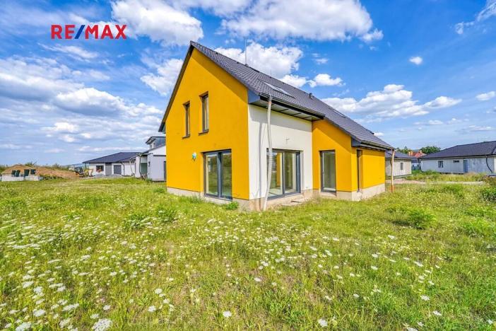 Prodej rodinného domu, Lužany, 153 m2