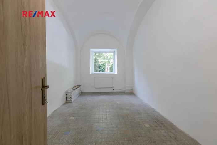 Prodej obchodního prostoru, Zbiroh, Líšenská, 700 m2