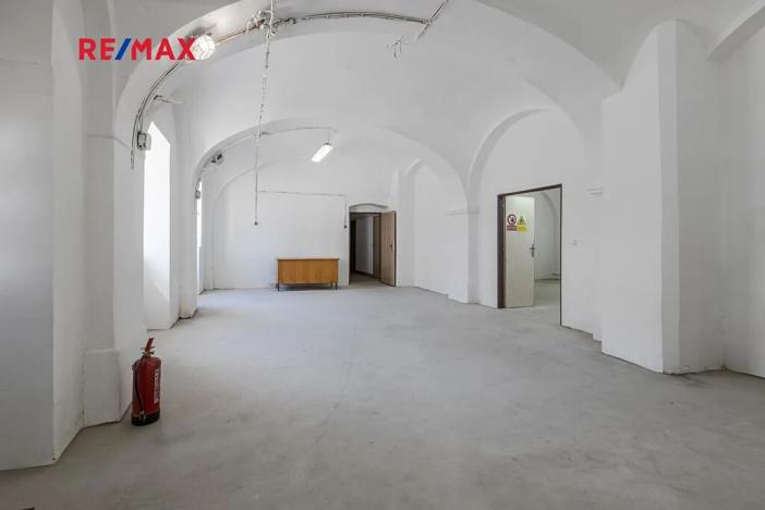 Prodej obchodního prostoru, Zbiroh, Líšenská, 700 m2