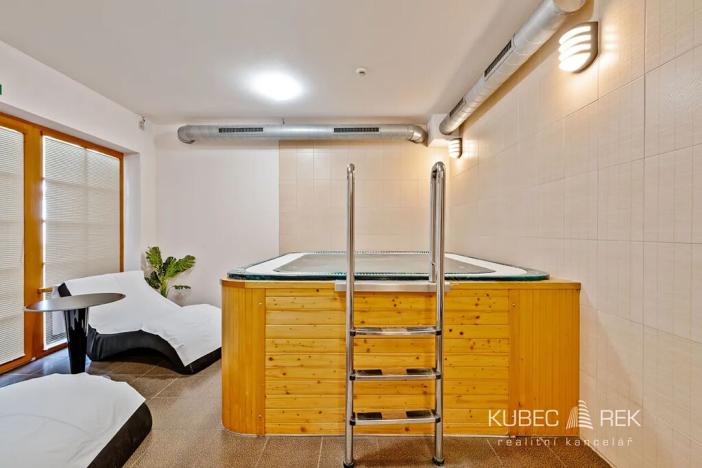 Prodej ubytování, Chotoviny, Táborská, 2200 m2