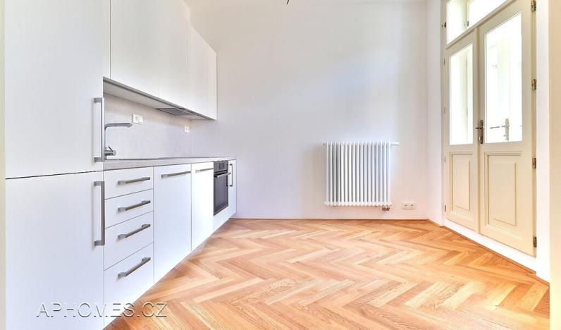Pronájem bytu 1+1, Praha - Nové Město, Podskalská, 42 m2