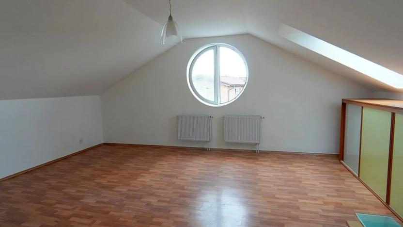 Prodej bytu 3+1, Dolní Břežany, Dělnická, 134 m2