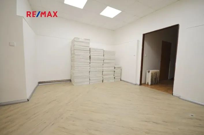 Pronájem obchodního prostoru, Slaný, Třebízského, 140 m2