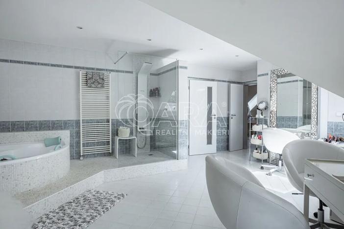 Prodej vily, Zeleneč, Štefánikova, 540 m2