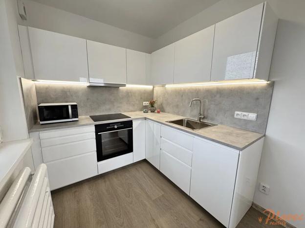 Pronájem bytu 3+1, Praha - Michle, Pod dálnicí, 76 m2
