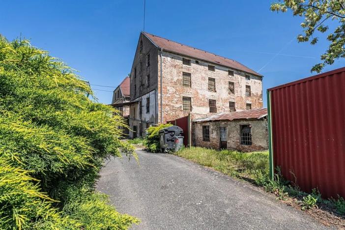 Prodej komerční nemovitosti, Přítluky, 2507 m2