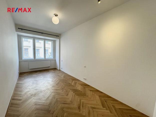 Pronájem bytu 2+kk, Praha - Vinohrady, Záhřebská, 49 m2