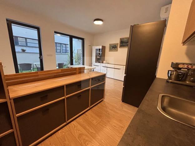 Pronájem bytu 1+kk, Brno, Bratislavská, 58 m2