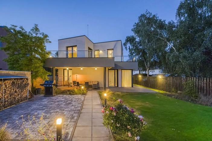 Prodej rodinného domu, Praha - Dolní Měcholupy, Na návsi, 392 m2