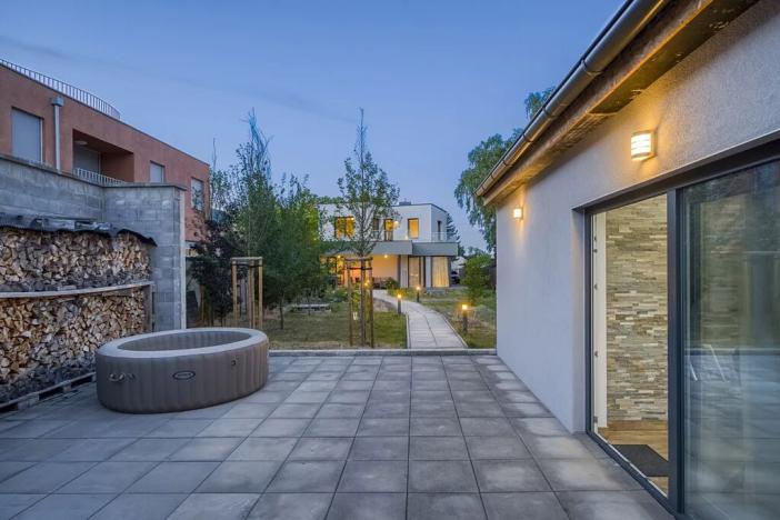 Prodej rodinného domu, Praha - Dolní Měcholupy, Na návsi, 392 m2