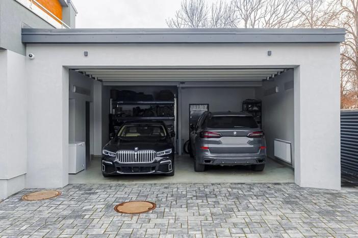 Prodej rodinného domu, Praha - Dolní Měcholupy, Na návsi, 392 m2