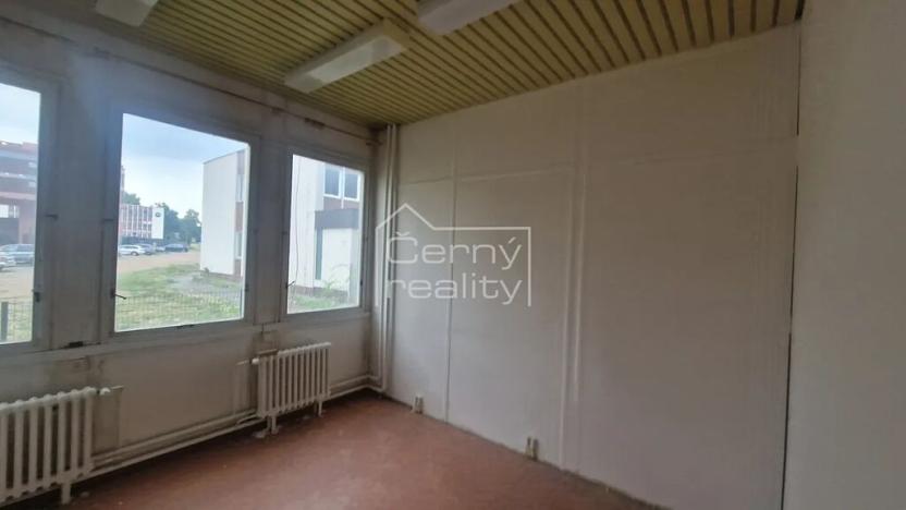 Pronájem kanceláře, Pardubice, Mezi Mosty, 65 m2