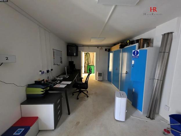 Pronájem výrobních prostor, Dobříč, 226 m2