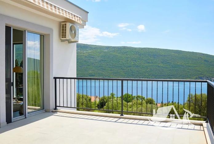 Prodej vily, Kumbor, Černá Hora, 320 m2