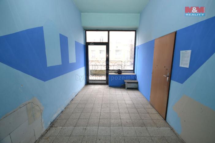 Prodej obchodního prostoru, Liberec - Liberec VI-Rochlice, nám. Poštovní, 127 m2