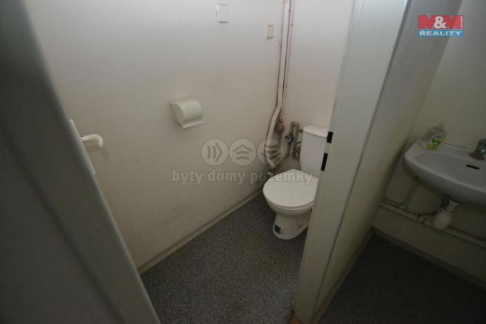 Prodej obchodního prostoru, Liberec - Liberec VI-Rochlice, nám. Poštovní, 127 m2