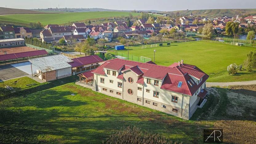 Prodej ubytování, Hovorany, 885 m2