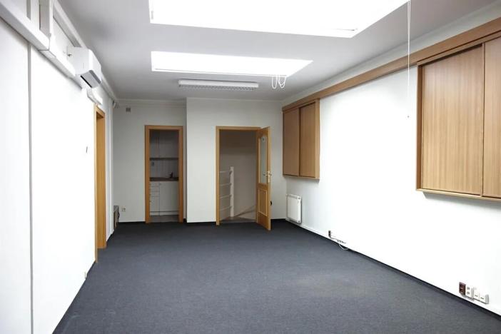 Pronájem kanceláře, Praha - Vinohrady, Kolínská, 100 m2