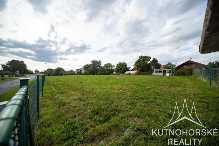 Prodej pozemku pro bydlení, Okřesaneč, 1732 m2