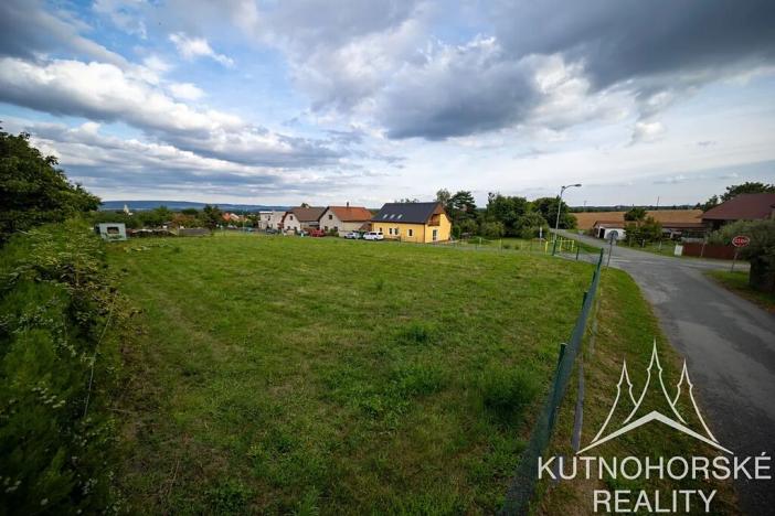 Prodej pozemku pro bydlení, Okřesaneč, 1732 m2