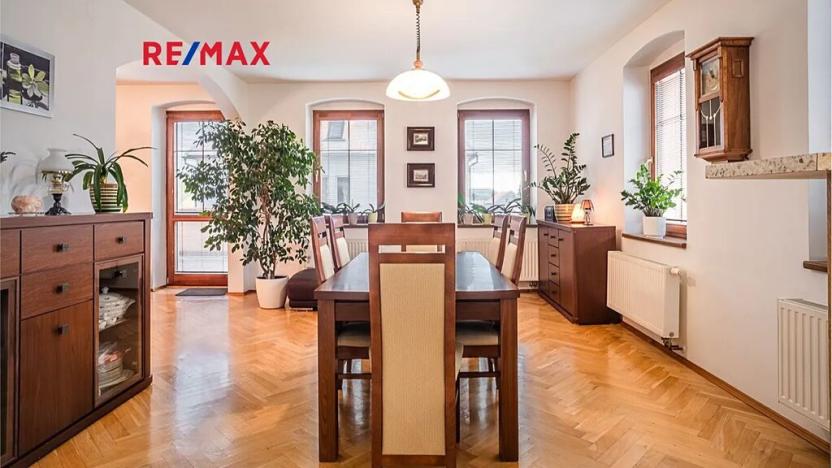 Prodej rodinného domu, Cvikov, Komenského, 298 m2