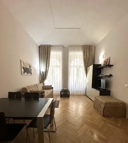 Pronájem bytu 2+kk, Praha - Nové Město, Hálkova, 45 m2