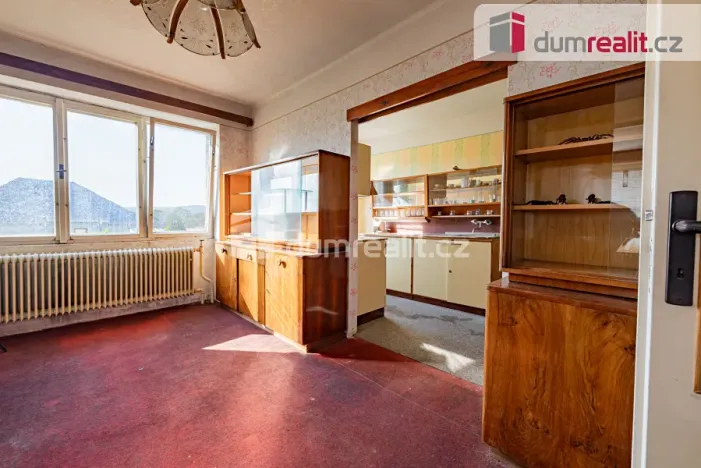 Prodej rodinného domu, Vroutek, Nádražní, 280 m2