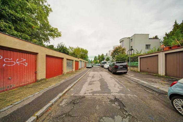 Pronájem skladu, Praha - Střešovice, Buštěhradská, 16 m2