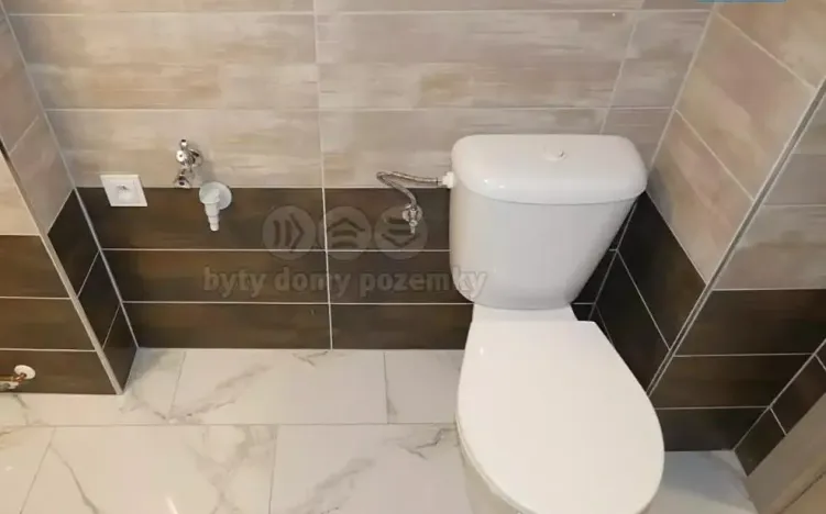 Prodej bytu 3+1, Týnec nad Labem, Masarykovo náměstí, 72 m2