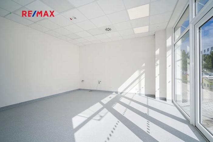 Pronájem ordinace, Milovice, Spojovací, 41 m2
