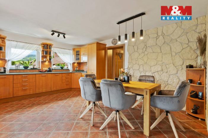 Prodej rodinného domu, Chuchelna, 290 m2