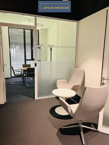 Pronájem kanceláře, Praha - Karlín, Rohanské nábřeží, 700 m2