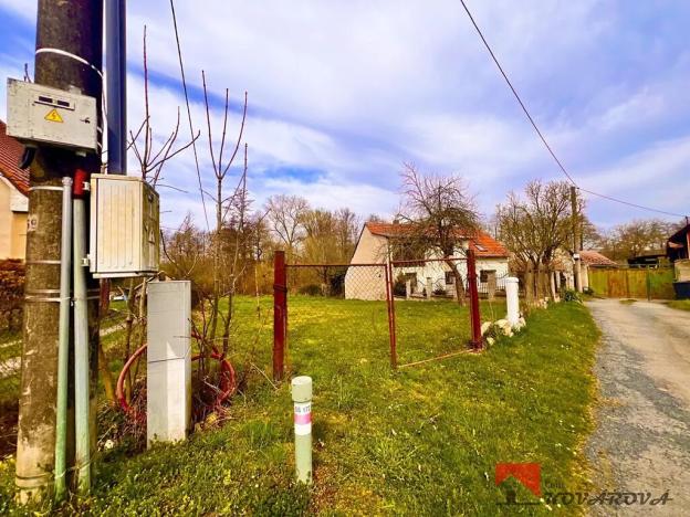 Prodej pozemku pro bydlení, Malý Újezd, 966 m2