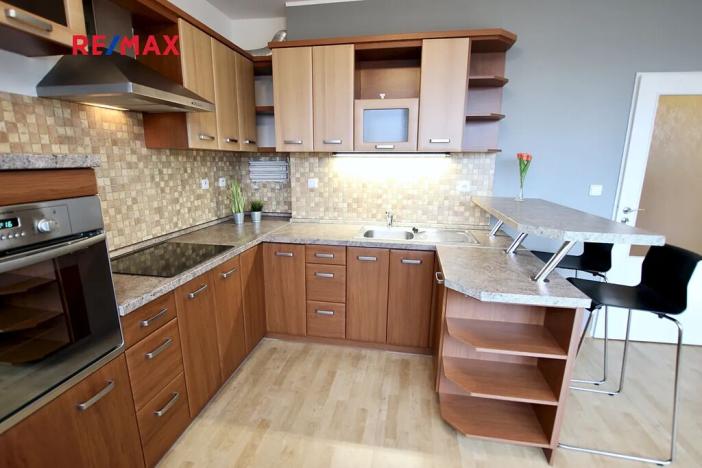 Pronájem bytu 1+kk, Praha - Kbely, Pod Nouzovem, 32 m2