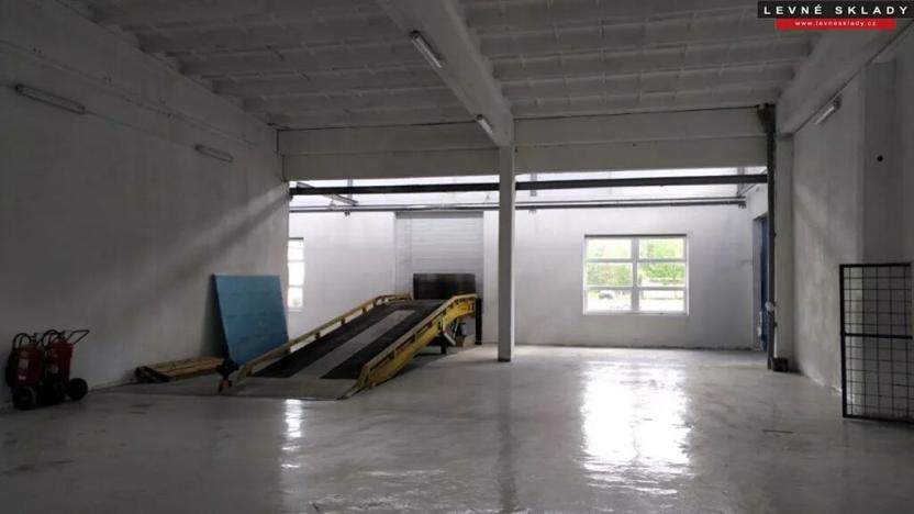Pronájem skladu, Kolín, 1000 m2