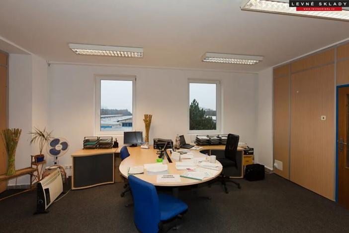 Pronájem skladu, Kolín, 1000 m2