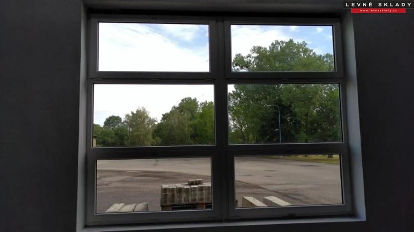 Pronájem skladu, Kolín, 2000 m2