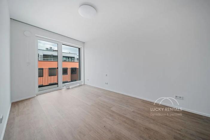 Pronájem bytu 1+kk, Praha - Chodov, Líbalova, 30 m2