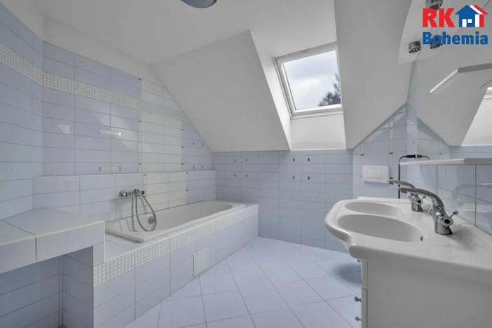 Prodej rodinného domu, Hrdlořezy, 400 m2