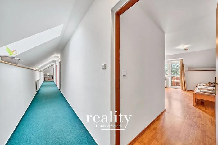 Prodej ubytování, Jevišovice, 1530 m2