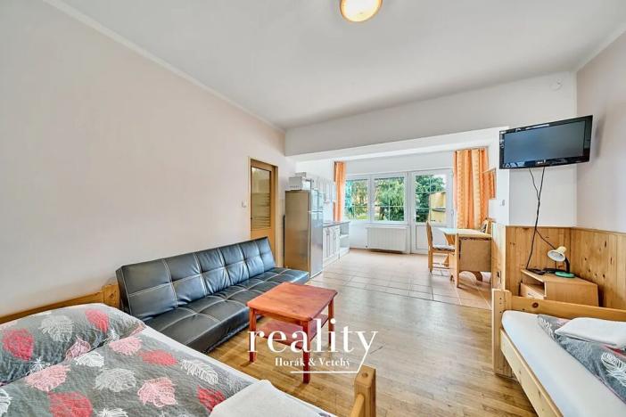 Prodej ubytování, Jevišovice, 1530 m2