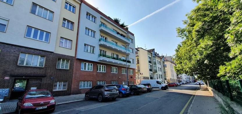 Pronájem bytu 3+1, Praha, Podolská, 115 m2