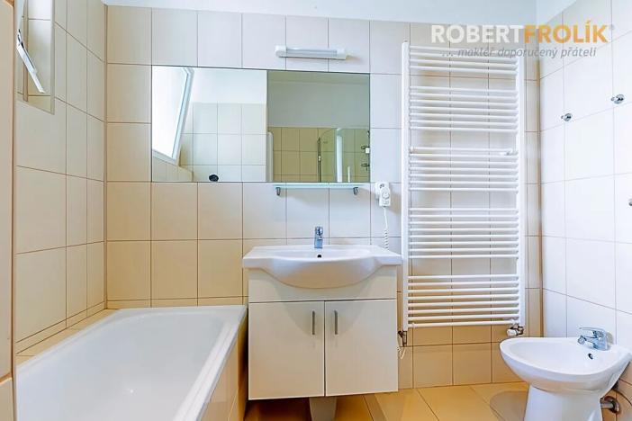 Pronájem bytu 4+1, Praha - Dejvice, Kladenská, 125 m2