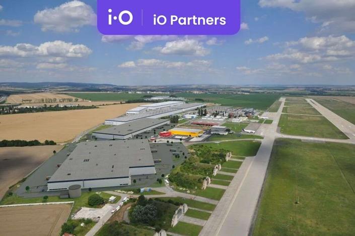 Pronájem skladu, Brno, Letiště Brno-Tuřany, 2438 m2