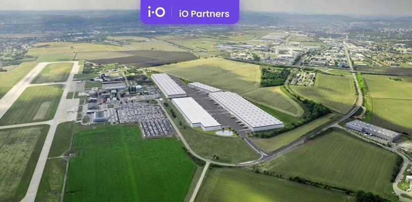 Pronájem skladu, Brno, Letiště Brno-Tuřany, 13000 m2