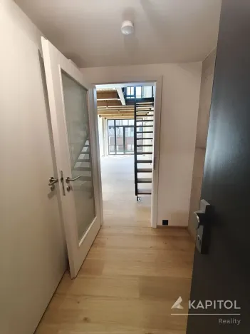 Pronájem bytu 3+kk, Praha - Vysočany, Kolbenova, 76 m2