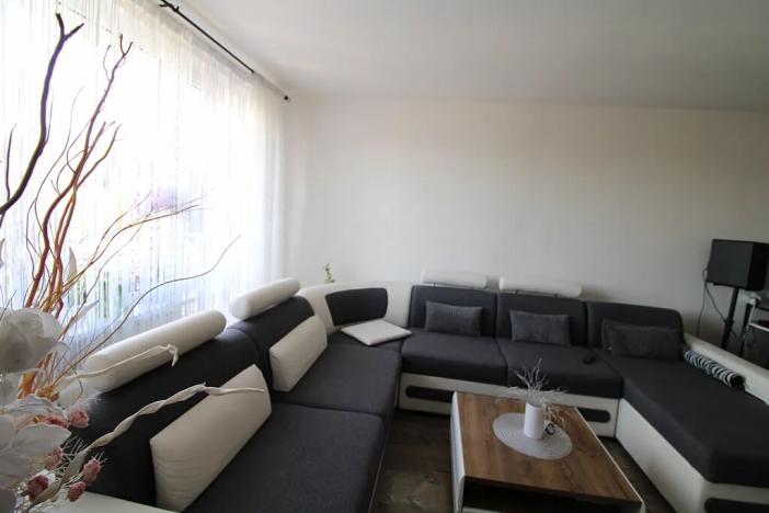 Prodej bytu 3+1, Karlovy Vary, Vítězná, 74 m2
