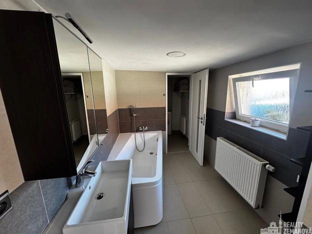 Prodej rodinného domu, Zvoleněves, 125 m2