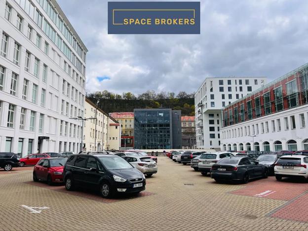 Pronájem kanceláře, Praha, Křižíkova, 1080 m2