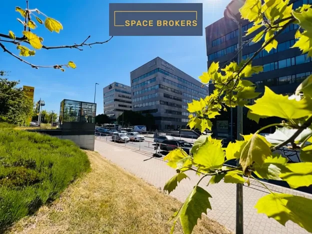 Pronájem kanceláře, Praha, Prosecká, 839 m2